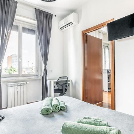 'Tribal House' Sansiro-Rhofiera-Duomo Apartment Milan Luaran gambar