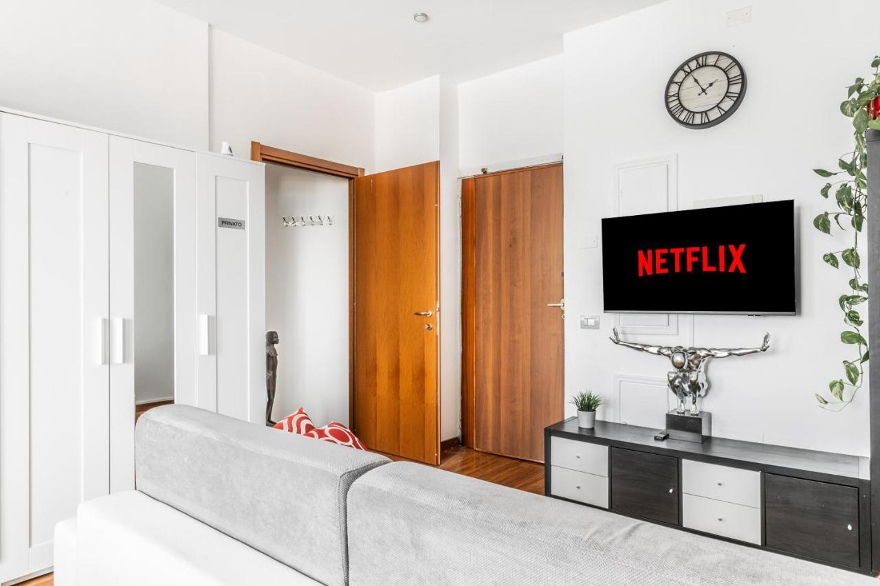 'Tribal House' Sansiro-Rhofiera-Duomo Apartment Milan Luaran gambar